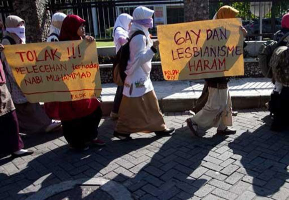 muslim women marching against homosexuality